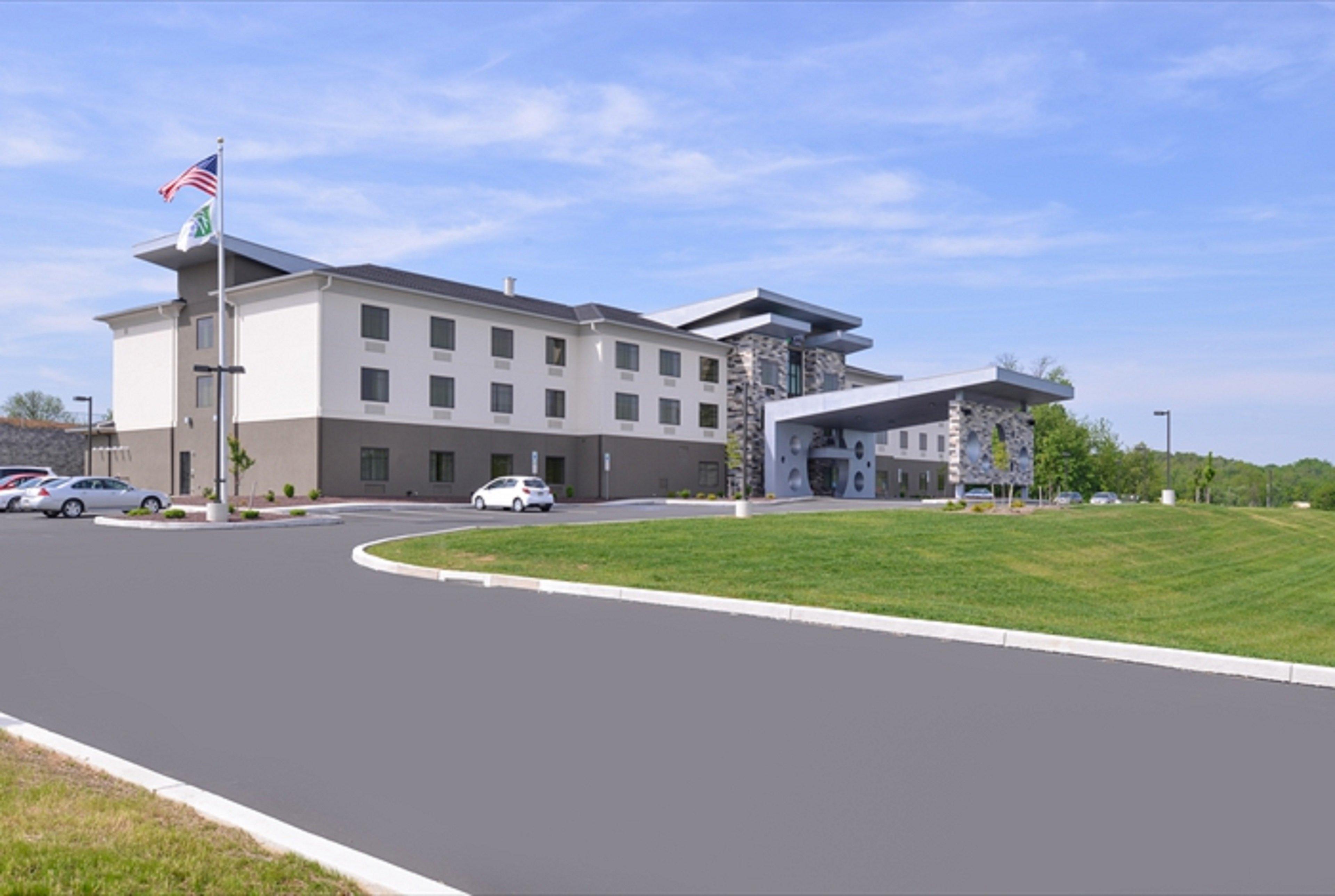 Holiday Inn Express & Suites Shippensburg By Ihg Buitenkant foto
