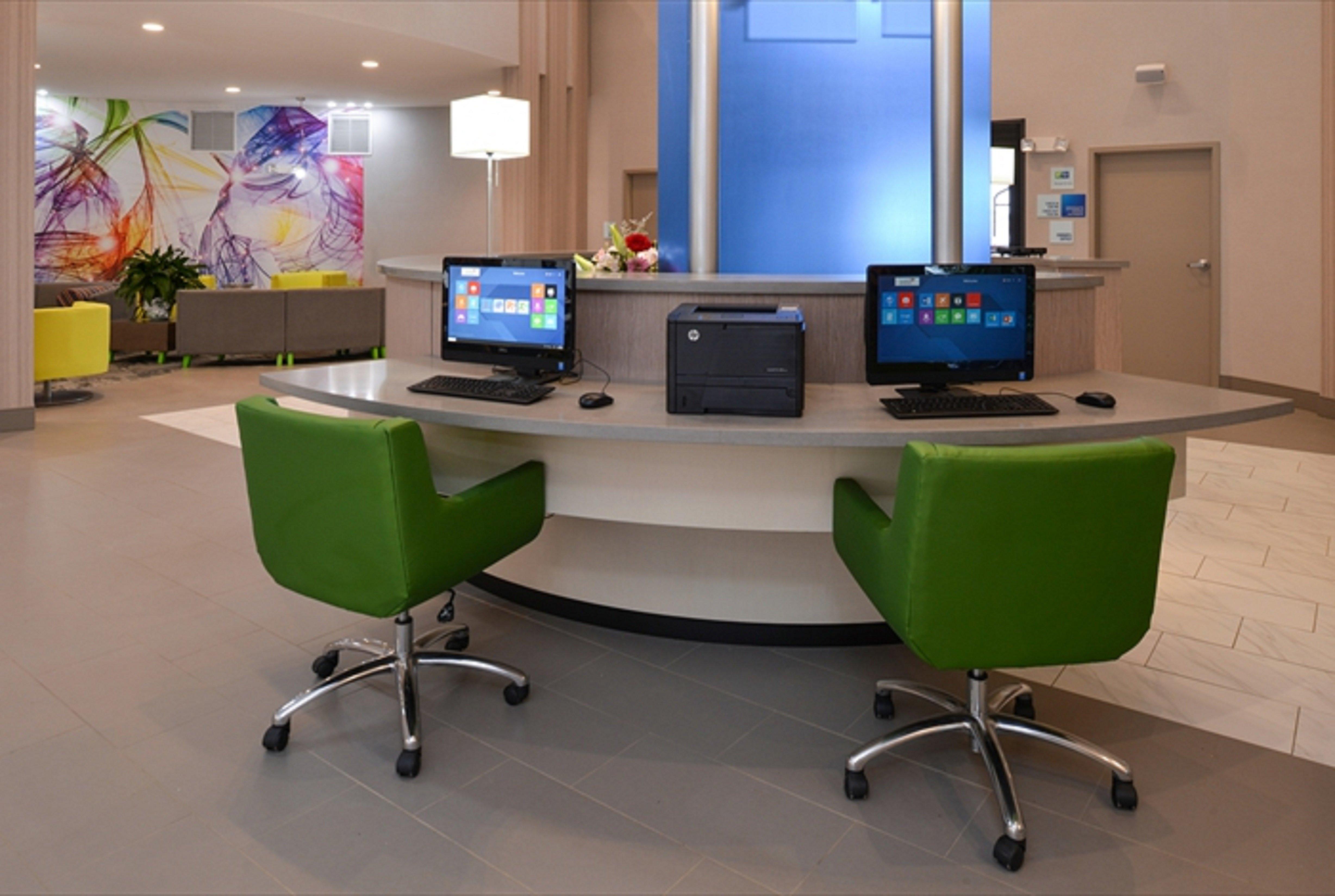 Holiday Inn Express & Suites Shippensburg By Ihg Buitenkant foto