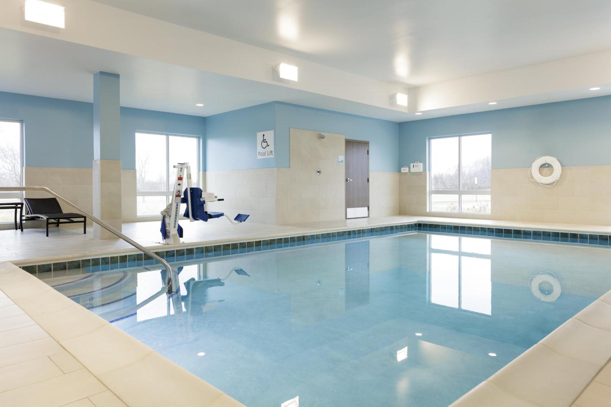 Holiday Inn Express & Suites Shippensburg By Ihg Buitenkant foto