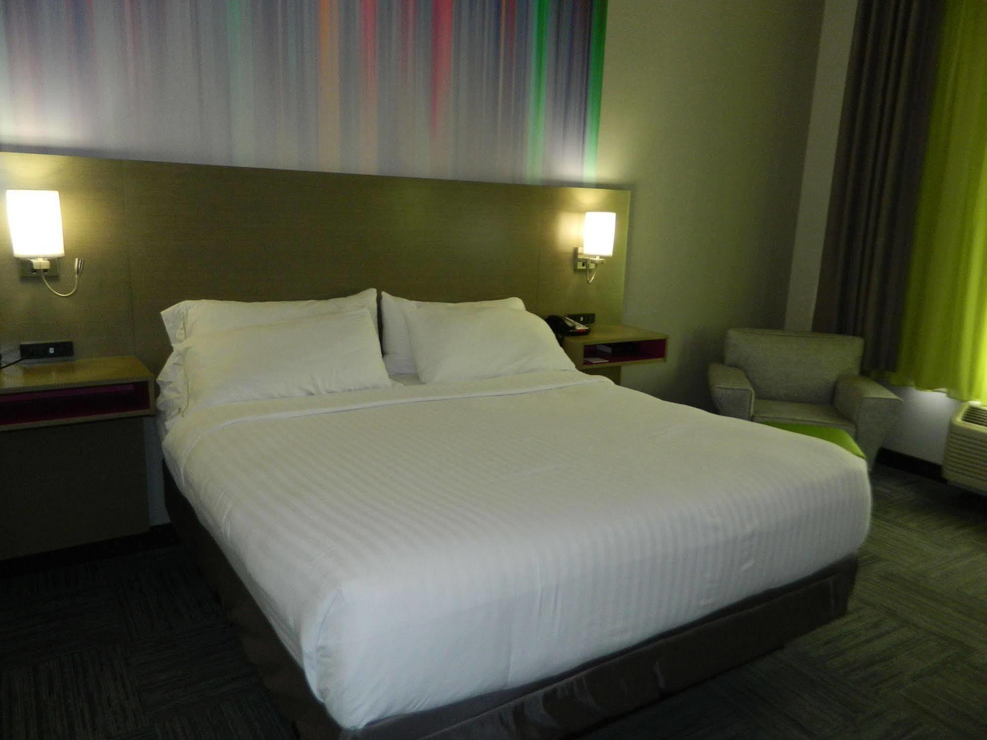 Holiday Inn Express & Suites Shippensburg By Ihg Buitenkant foto